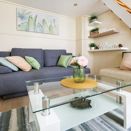 Simply The Location Apartment