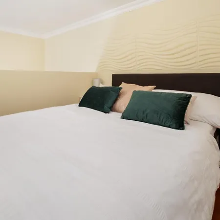 Simply The Location Apartment *